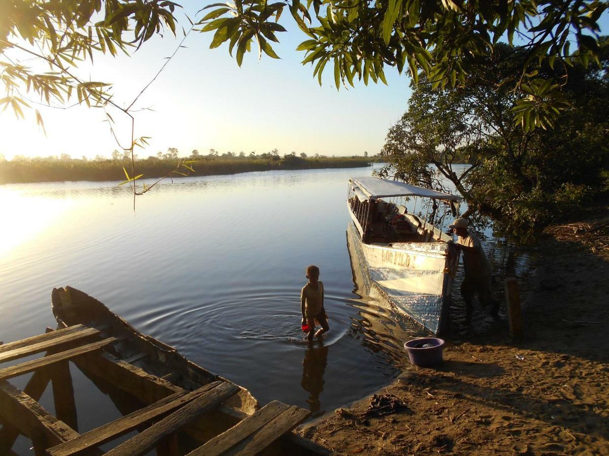 Les Acacias Bungalows Manambolo Exteriér fotografie